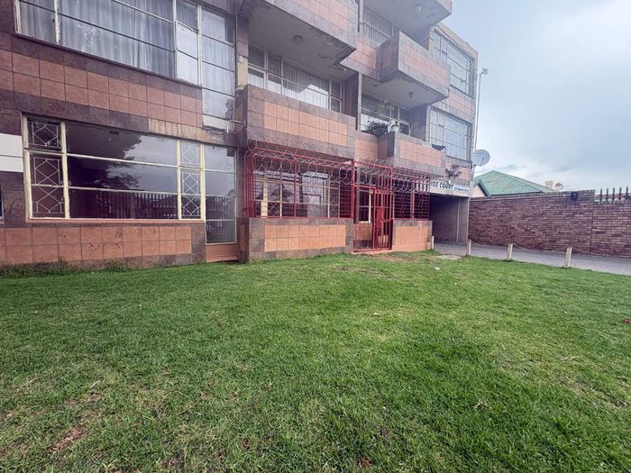 Property #2487463, Apartment For Sale in Vereeniging Central