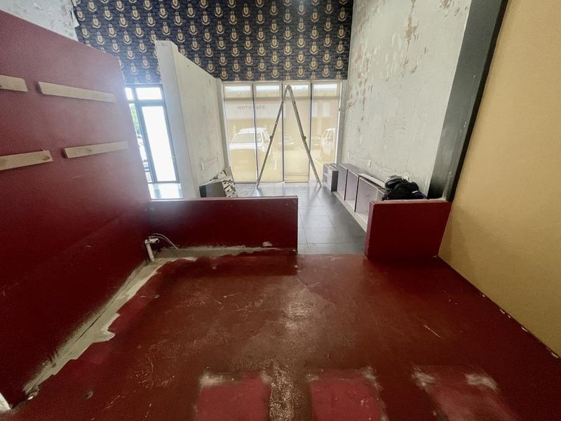 Hendra - Prime Road-Facing Retail / Showroom Opportunity To Let - Umhlanga - Photo 8