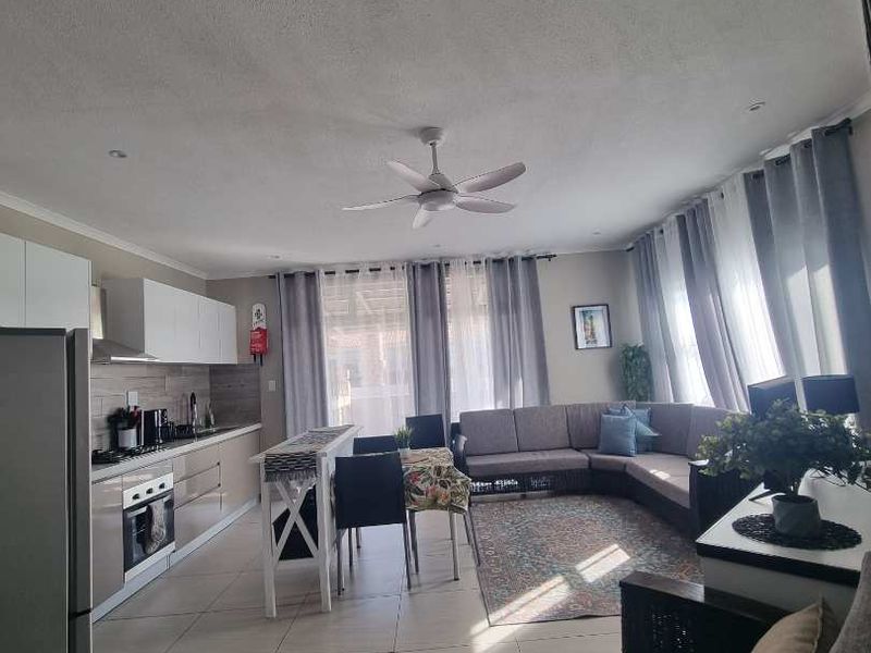 Lease This 3-Bedroom Gem with Private Bathrooms & Relaxing Patio - Photo 4