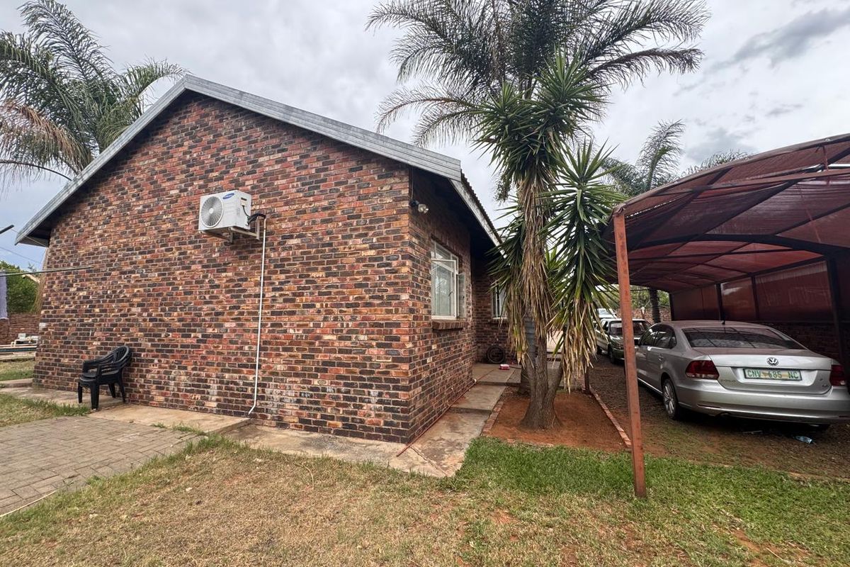 Charming Family Home with Outdoor Delight in Southridge - Photo 4