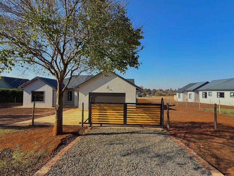 Luxury Family Home in River Goose Estate, Howick - Photo 1