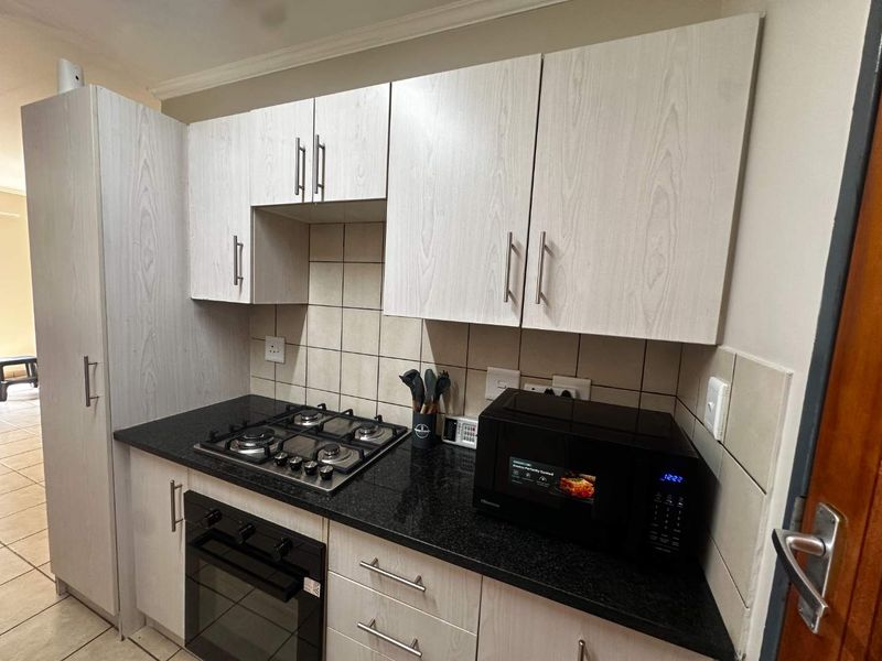 Modern 2-Bedroom Apartment in Lilyfield, Noordwyk – Prime Location & Exceptional Value - Photo 4