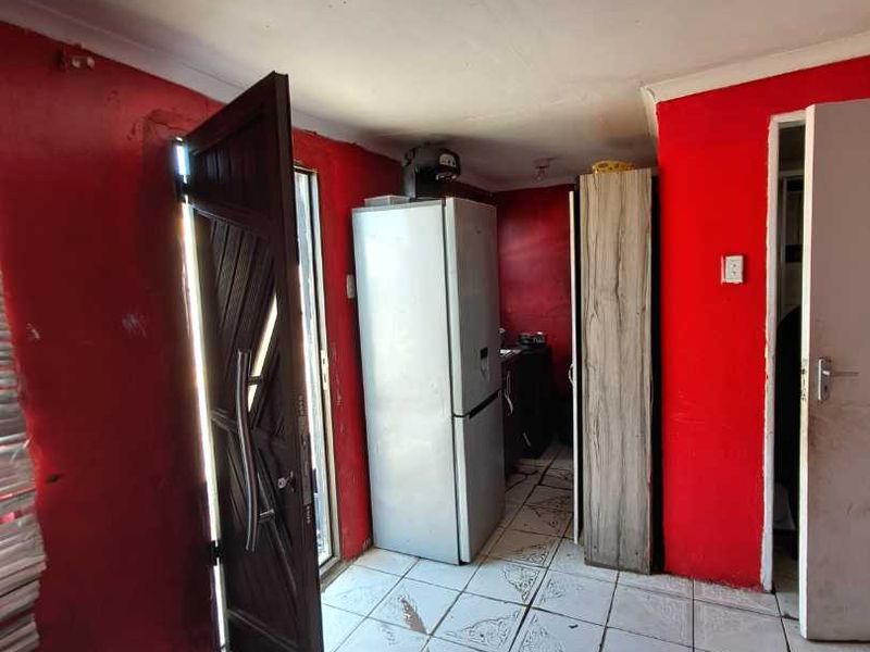 Charming 2 Bedroom House for Sale in Kuyasa - Priced at R320,000 - Photo 6