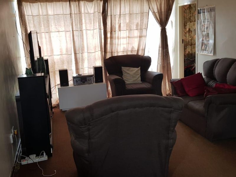 Charming Two-Bedroom Gem: Comfort and Convenience Await - Photo 4