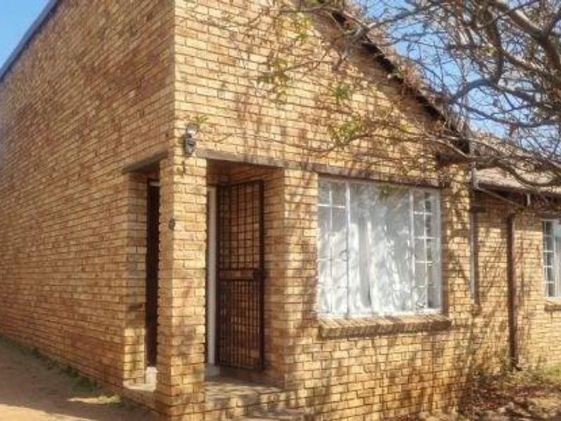 2 Bedroom House For Sale in Kosmosdal - Photo 7