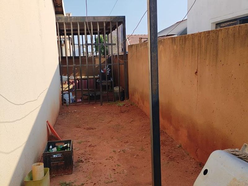 Spacious 2 Bedroom House for Rent in Gem 1 - Photo 4