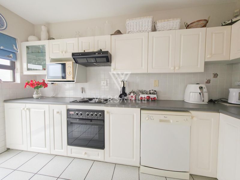 Lock-Up-and-Go Sectional Title in the Heart of Town - Photo 9