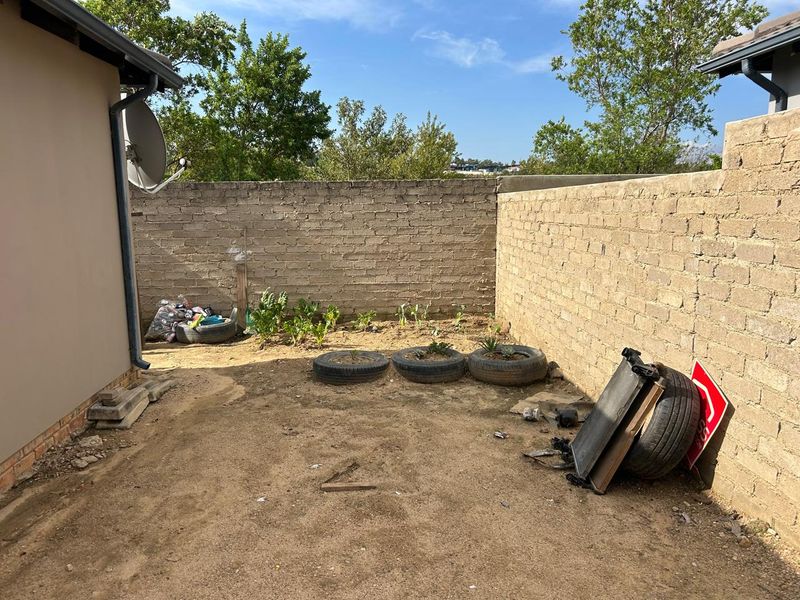 Riverside View R 980 000 3 Beds , 1 Bath - Photo 6