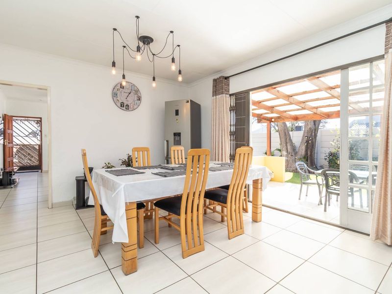 Bromhof Family Haven – Spacious, Stylish, and Smartly Designed for Modern Living - Photo 8