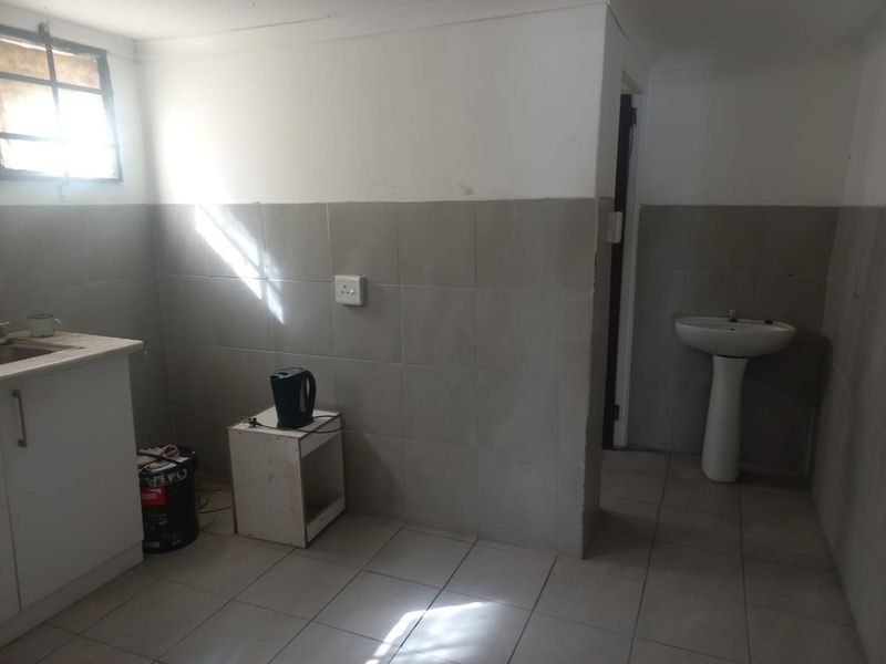 Secure Warehouse in Alton Industrial Hub, Richards Bay - Photo 8