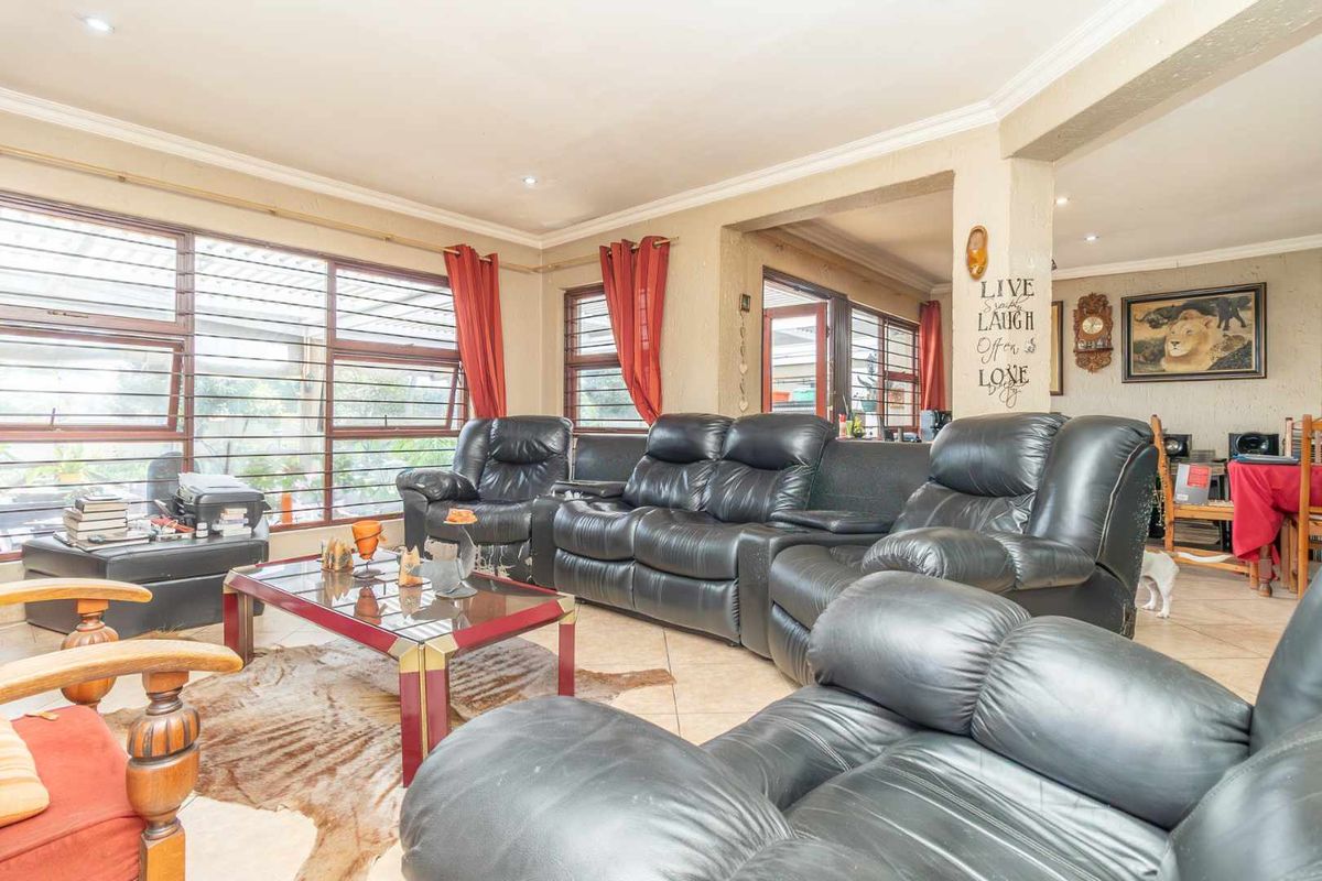 Stunning Townhouse in Little Falls. - Photo 2