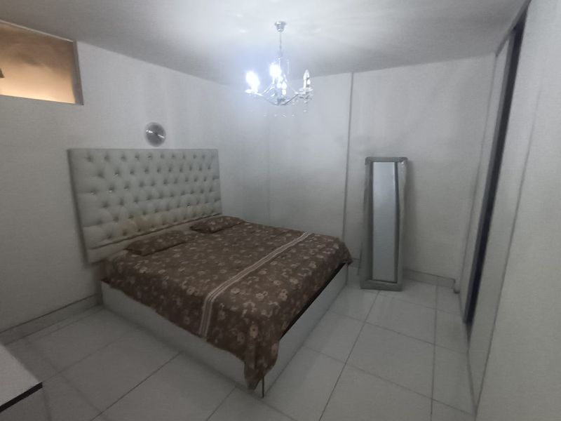 Stylish 1-Bedroom with Room for Up to Six Guests - Photo 2