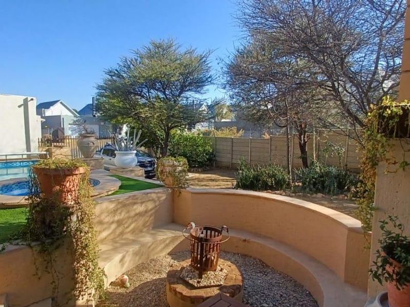 Suiderhof - Bordering Olympia - N$7 980 000 - Photo 7