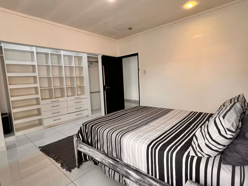 Luxury meets Tranquility in Benoni(Actonville),Morden 3 Bedroom Sanctuary with office space,scullery and heated floors - Photo 5