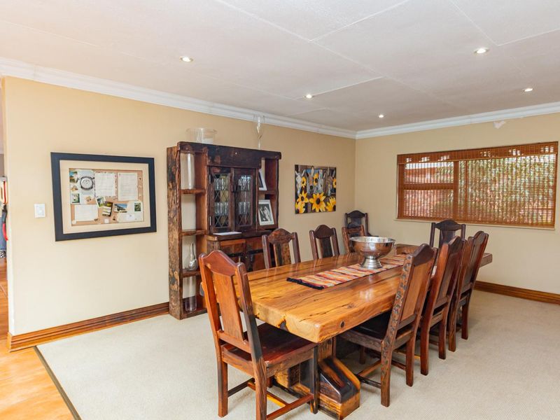 A sanctuary home in the heart of Ruimsig - Photo 8