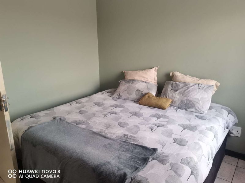 "Perfect Blend of Comfort & Style: Jo'burg Apartment!" - Photo 5