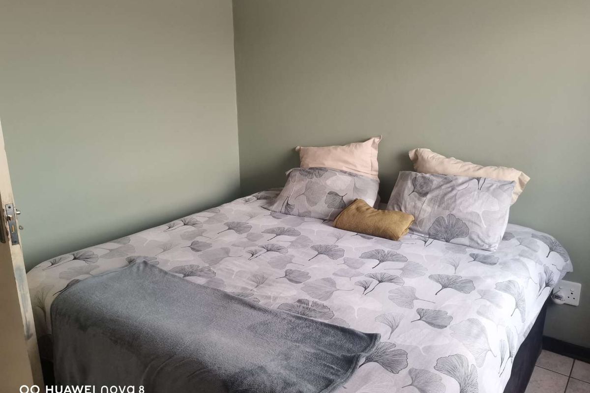 "Perfect Blend of Comfort & Style: Jo'burg Apartment!" - Photo 5