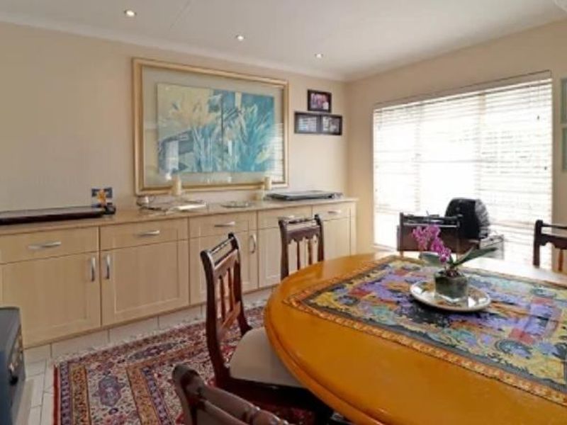 2 Bedroom simplex at the prestigious retirement complex The Manor - Photo 4