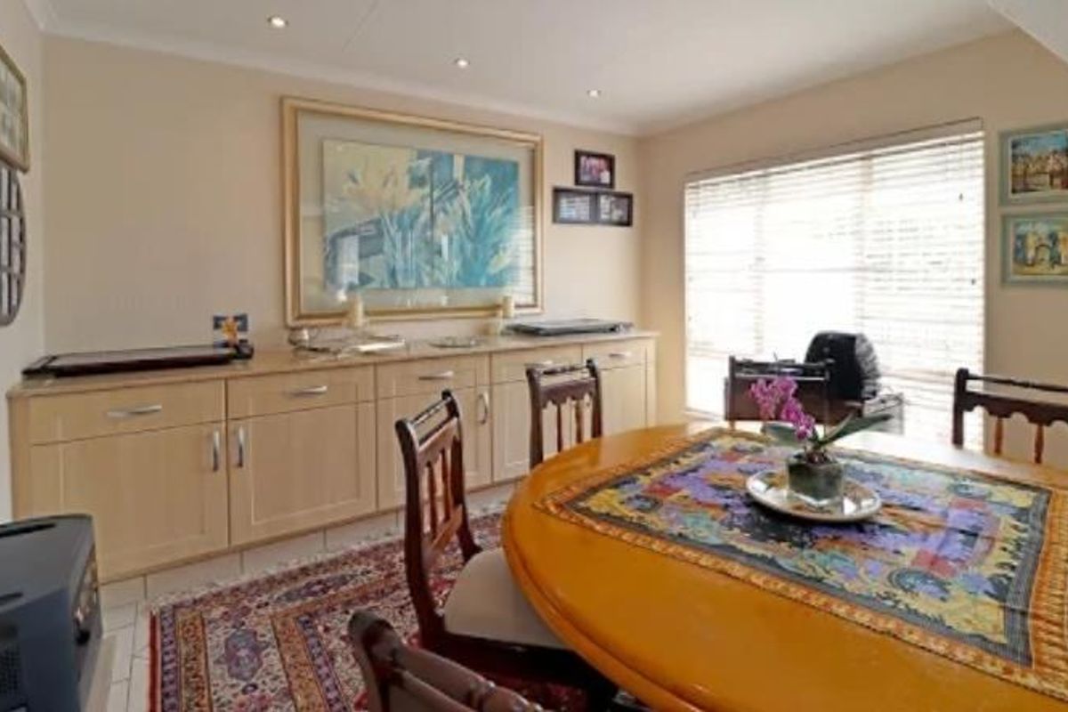 2 Bedroom simplex at the prestigious retirement complex The Manor - Photo 4