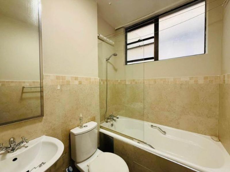 🌴 Beachfront Bliss | 2-Bedroom Apartment for Rent | Hawaan, Umhlanga Rocks - Photo 3