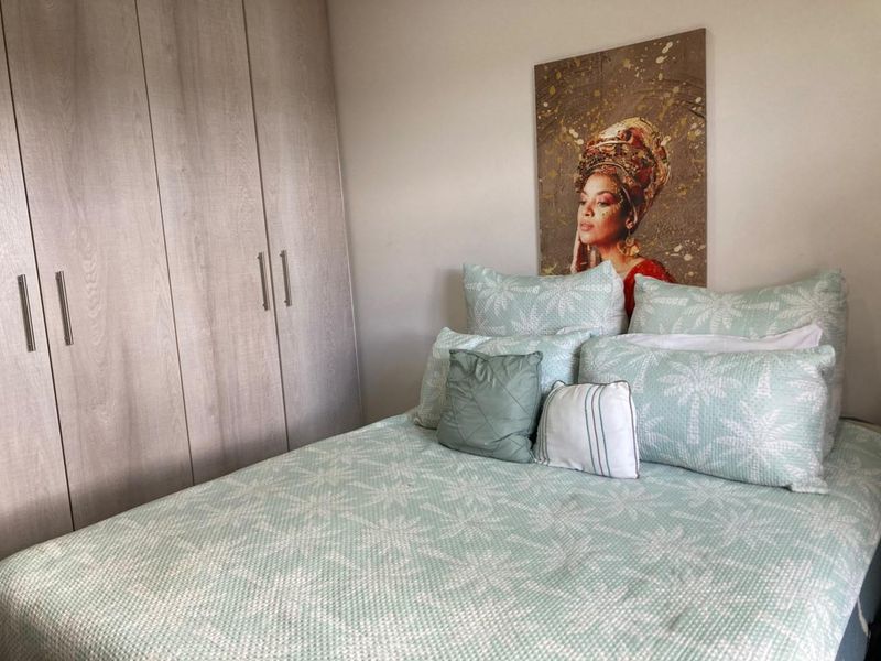 Your Dream Home: Elegant, Functional & Move-In Ready - Photo 9