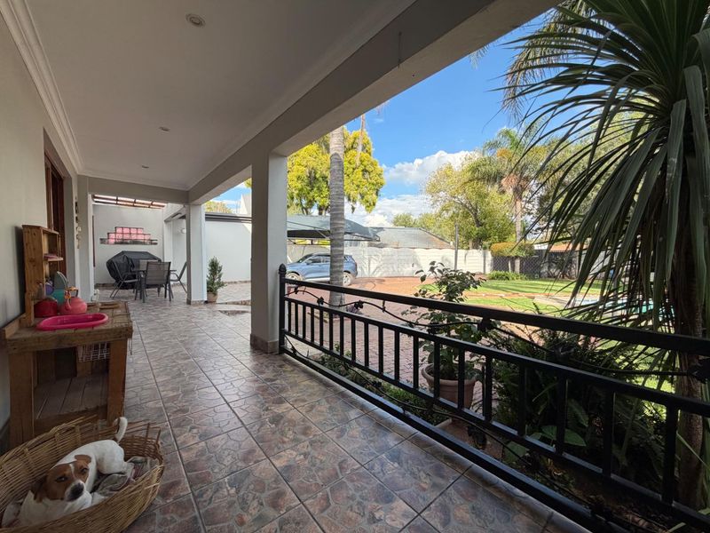 Warm Family Living in the Heart of Randhart, Alberton - Photo 9