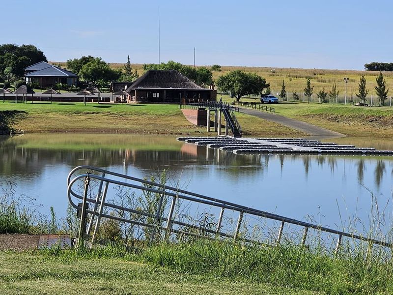 Where Golf Course Living Meets Waterfront Luxury - Photo 6