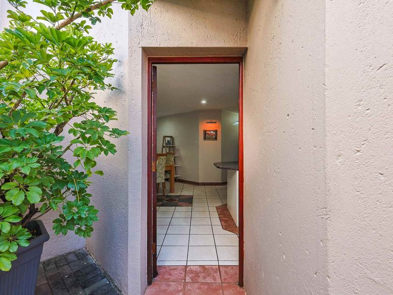 Elegant Fully Furnished Living in Woodhill Golf Estate - Photo 8