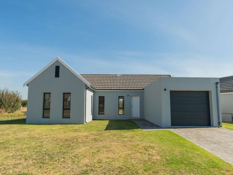 Wedgewood Golf Estate Living: Golf, Nature & Work-from-Home Comfort! - Photo 9