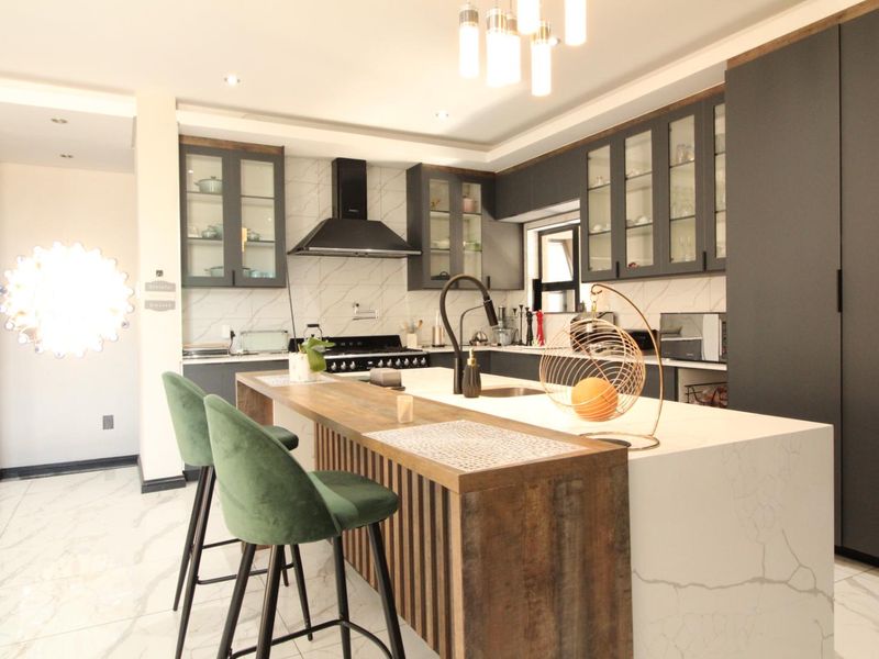 4 Bedroom Modern Home with Exceptional Finishes for sale in Blue Valley Golf Estate - Photo 7