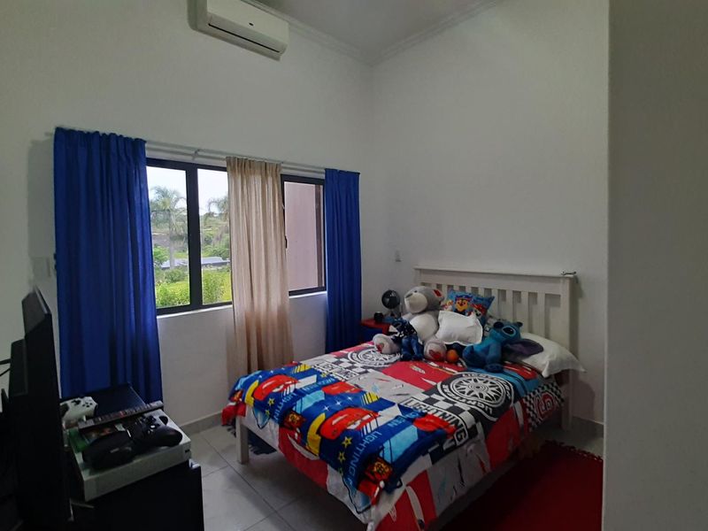 Beautiful Home For Sale in Palm Lakes Estate - Photo 9