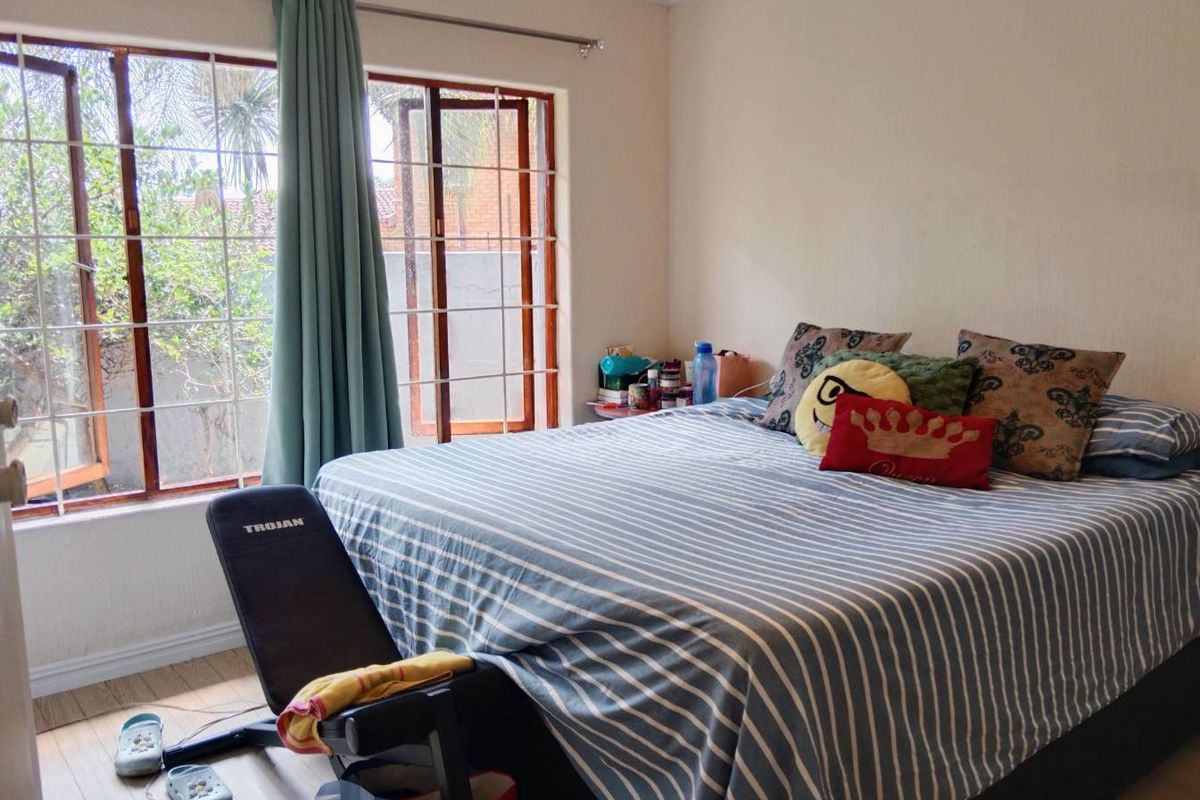 Two Bedroom Garden simplex To Let - Photo 5