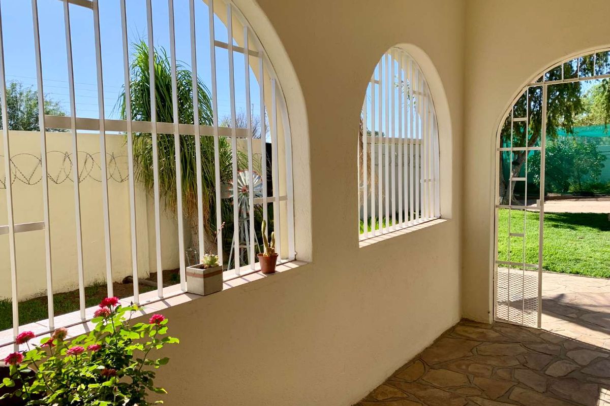 Okahandja 🌟 Live Luxuriously, Sustainably! 🌟 - Photo 2