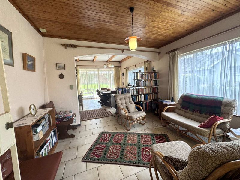 3 BEDROOM HOUSE FOR SALE IN CONSTANTIA PARK - Photo 2