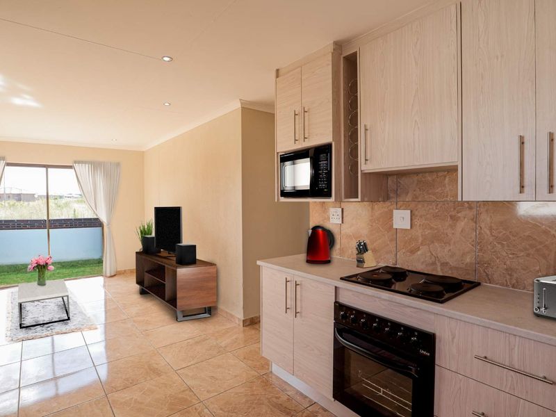 NEW DEVELOPMENT, ALL COSTS INCLUDED, FULL TITLE STANDS. NO DEPOSITS / 100% BONDS (dependent on client profile) - Photo 8