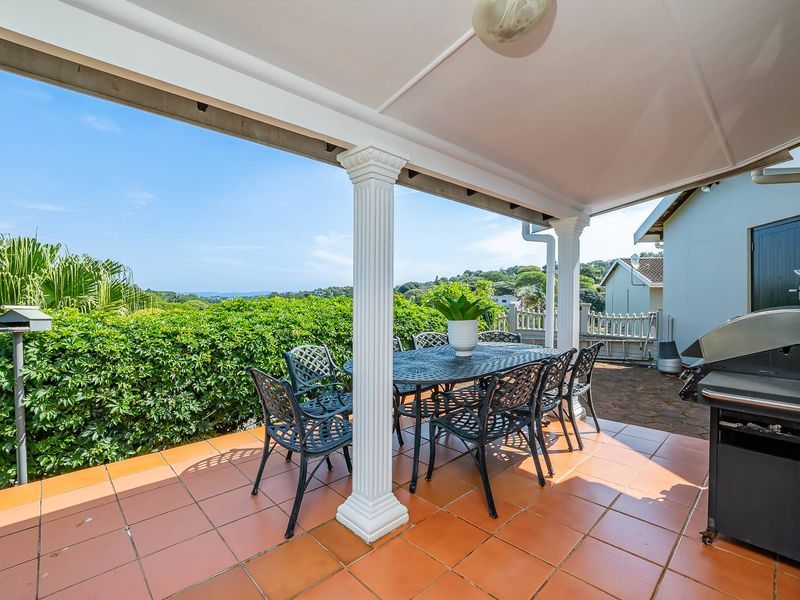 Freestanding Stepless Simplex with Private Garden and Exceptional Parking - Photo 3