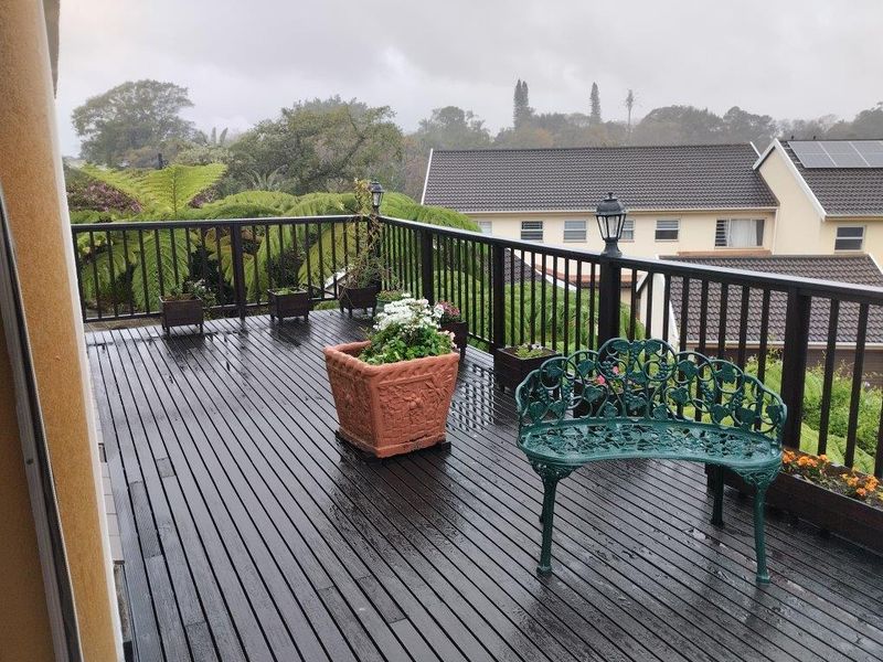 Spacious 4-Bedroom single level Family Home - Photo 4