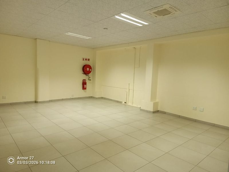 Office to rent in Southern Industrial - Photo 10