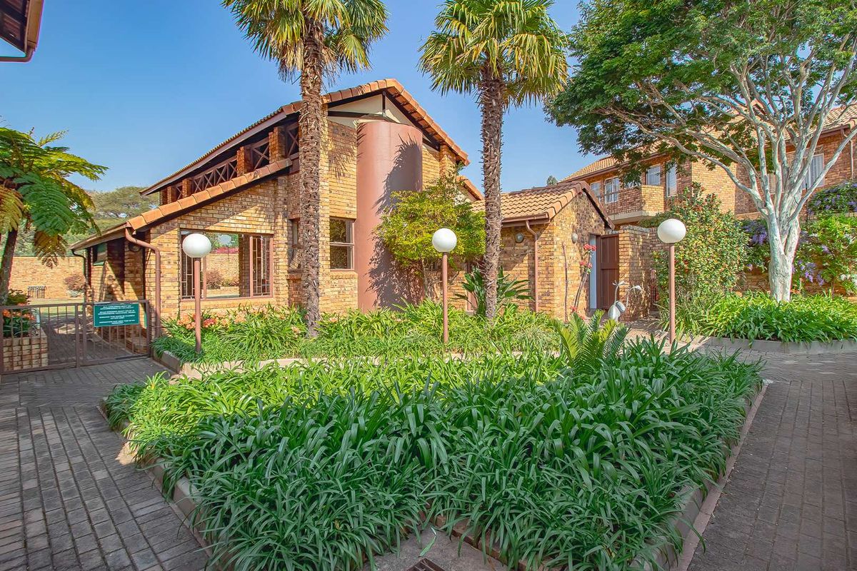 FULL TITLE IN SECURITY COMPLEX. - Photo 5