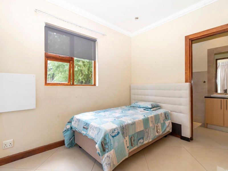 Stunning family home - Photo 9