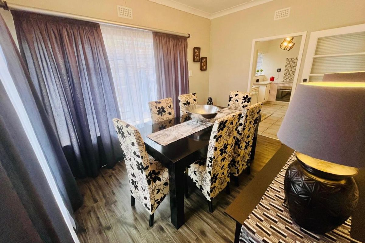 Your Dream 3 Bedroom Home In South Crest Awaits-Move In, Unpack, Enjoy. - Photo 4