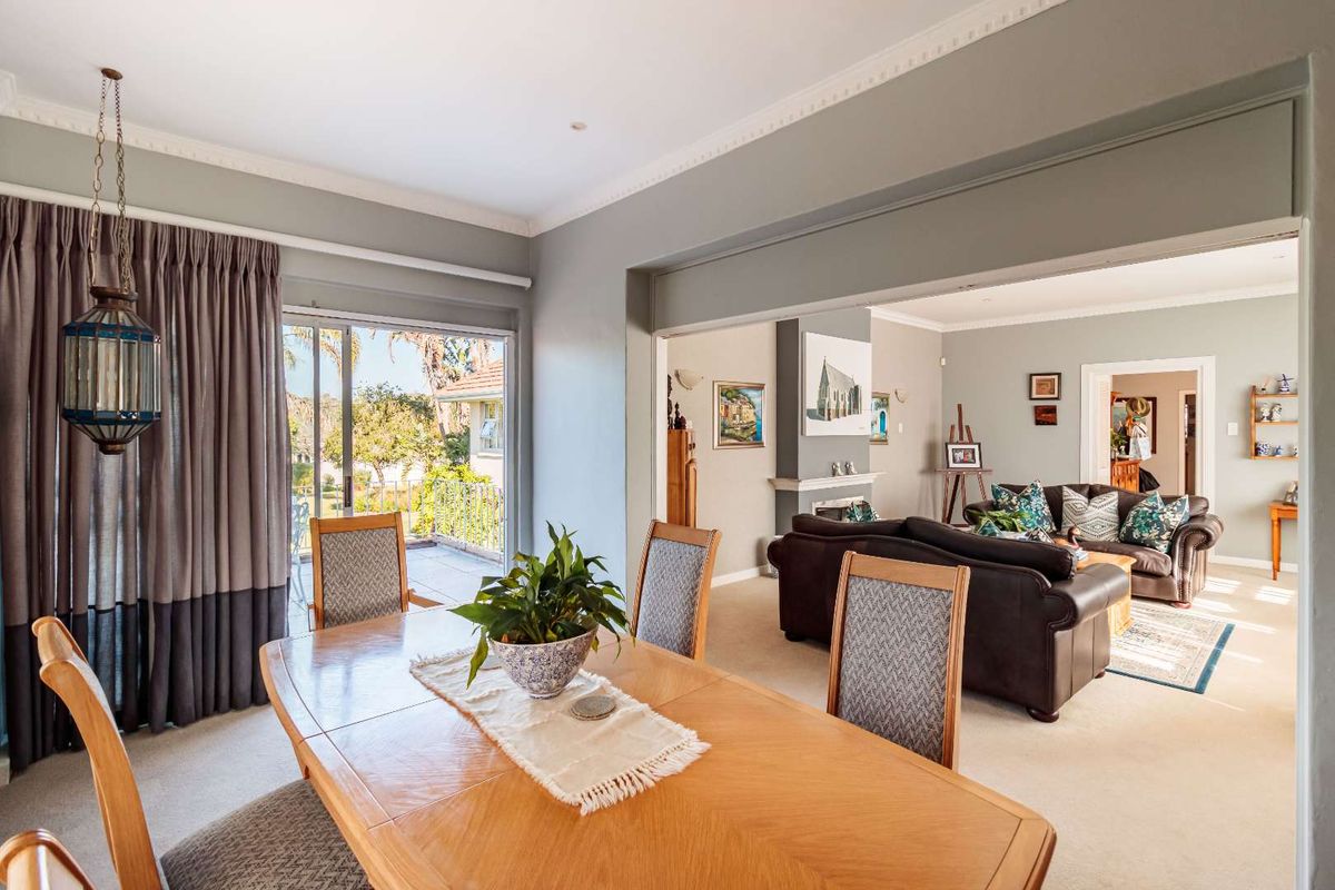 4/5 BED | PARSONS HILL | LARGE FAMILY FAMILY HOME WITH DESIGNER FLAIR - Photo 5