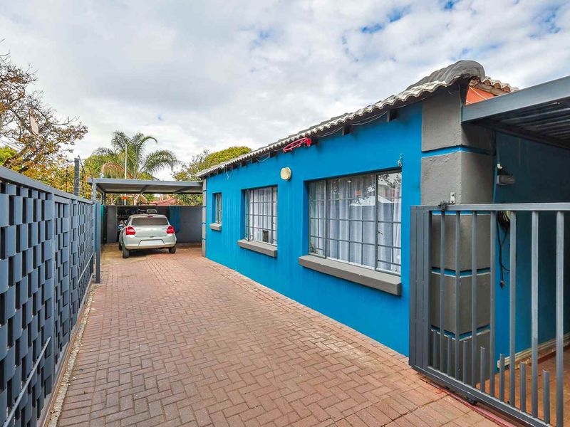 5 Bedroom House - Photo 3