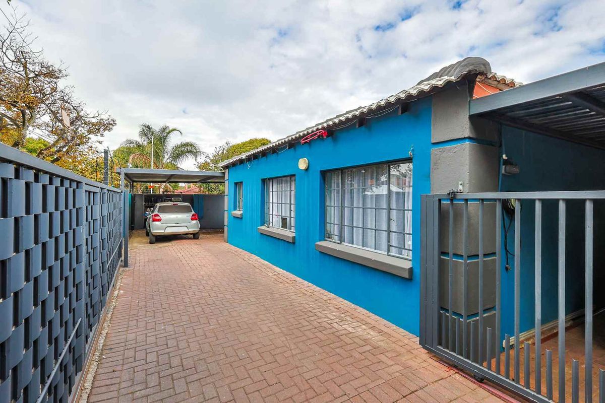 5 Bedroom House - Photo 3