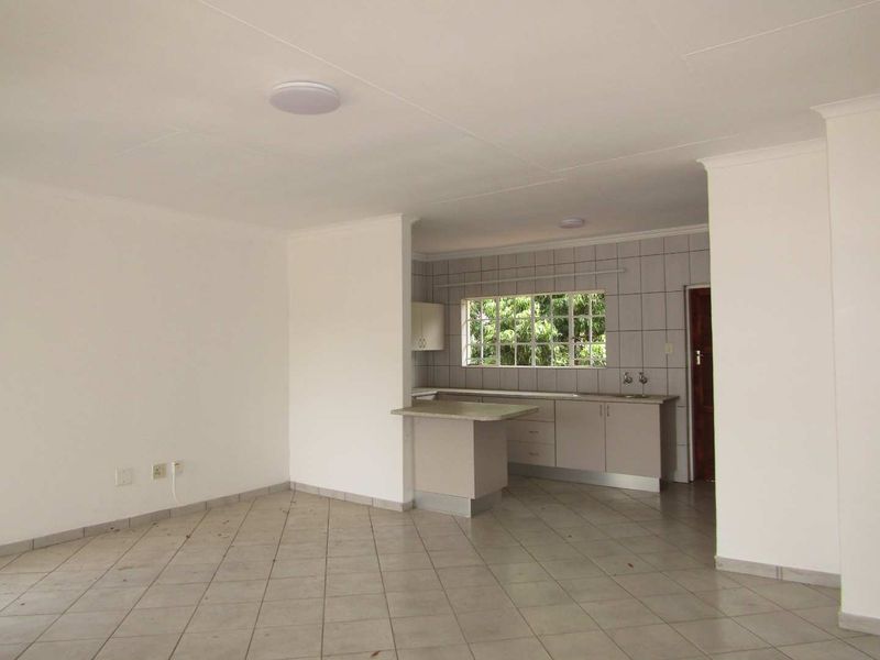 Charming Life -Rights Home in sought-after Retirement Village - Photo 3