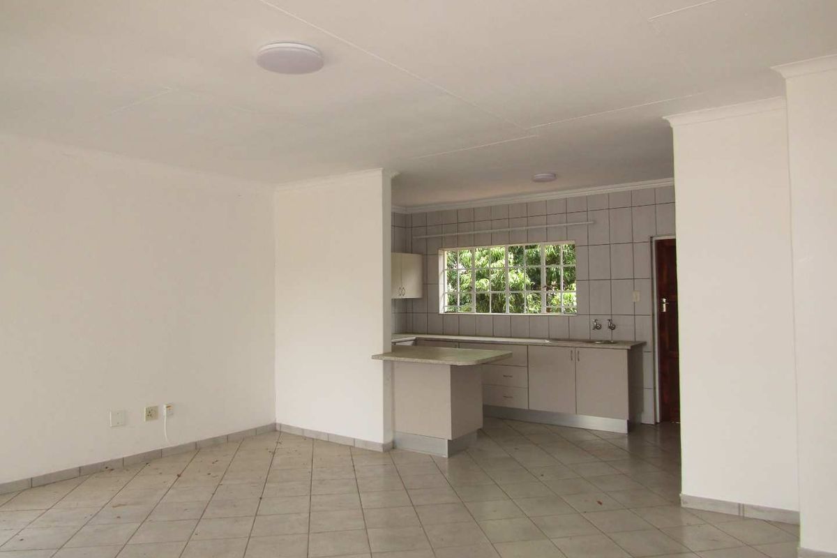 Charming Life -Rights Home in sought-after Retirement Village - Photo 3