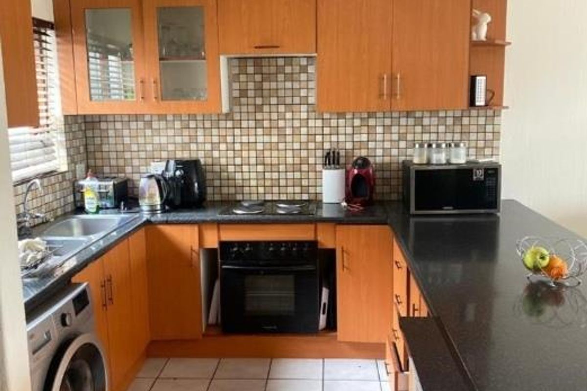 Garden Simplex Two Bedroom Two Bathroom Apartment For Sale - Photo 5