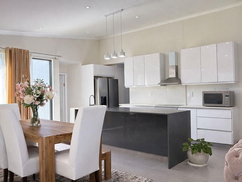 Where family life feels easy- Palm Lakes Estate - Photo 4