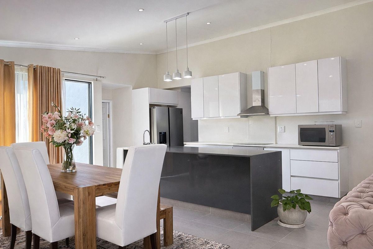 Where family life feels easy- Palm Lakes Estate - Photo 4