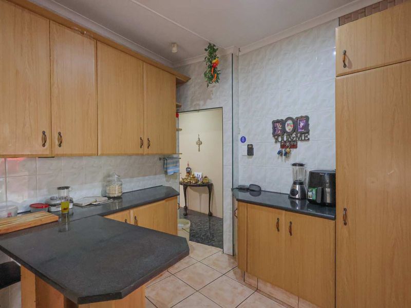 Spacious 4 Bedroom Family Home with Granny Flat – Prime Yellowwood Park Location - Photo 5